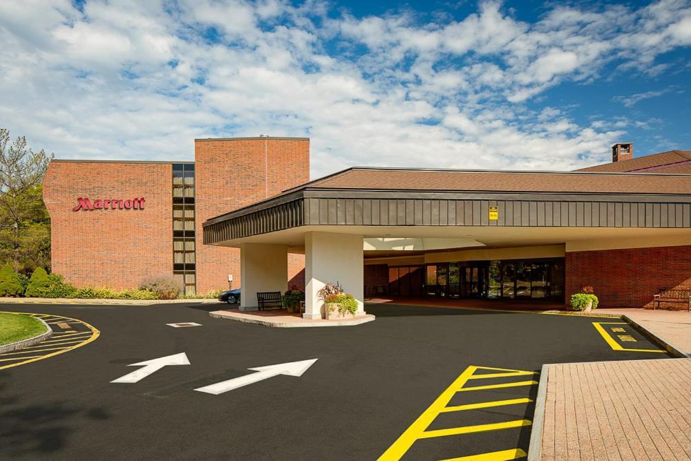 Hartford Marriott Farmington Hotel Exterior photo